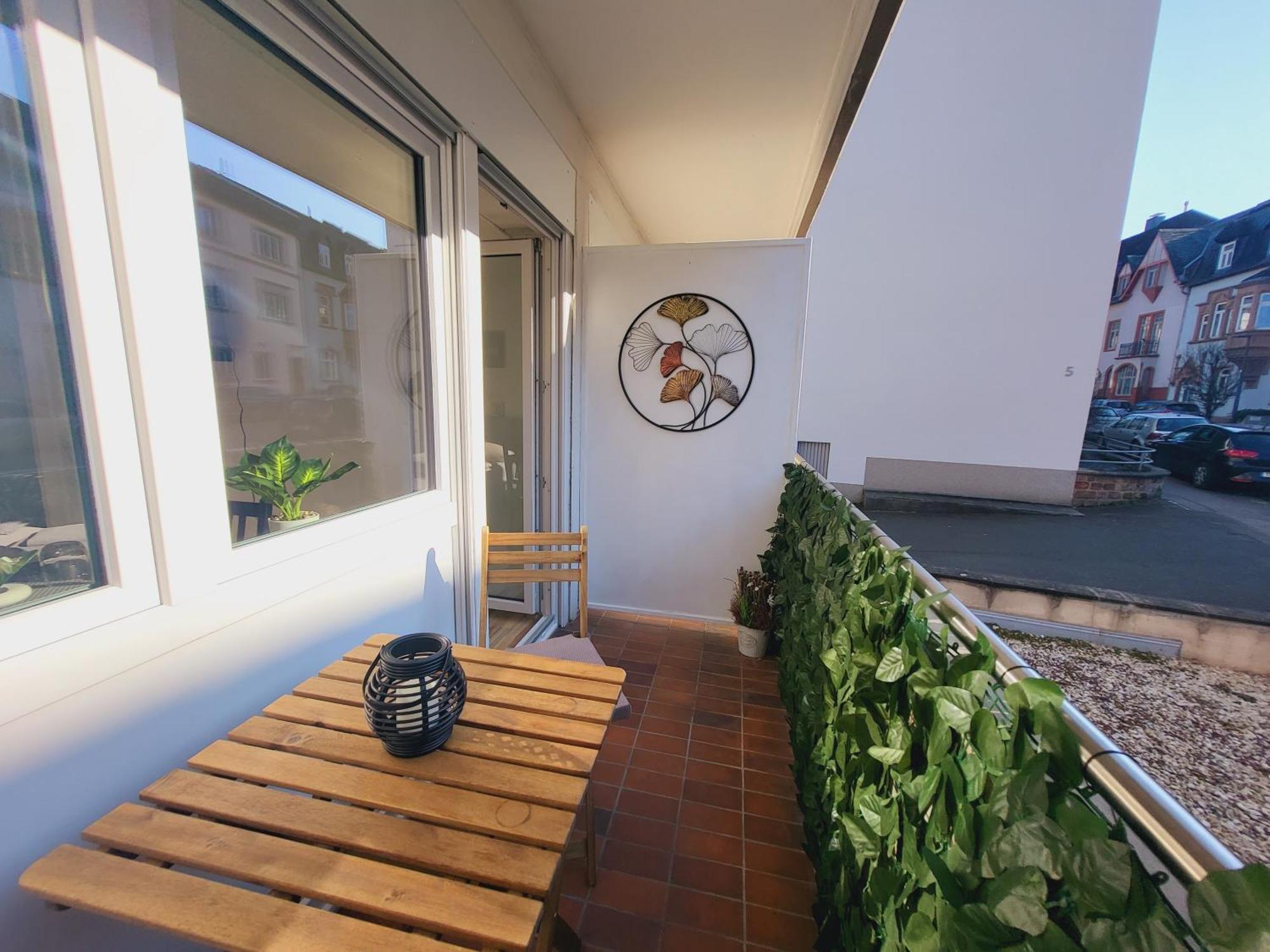 Zentrales Apartment Mit Balkon Und Parkplatz Трир Экстерьер фото